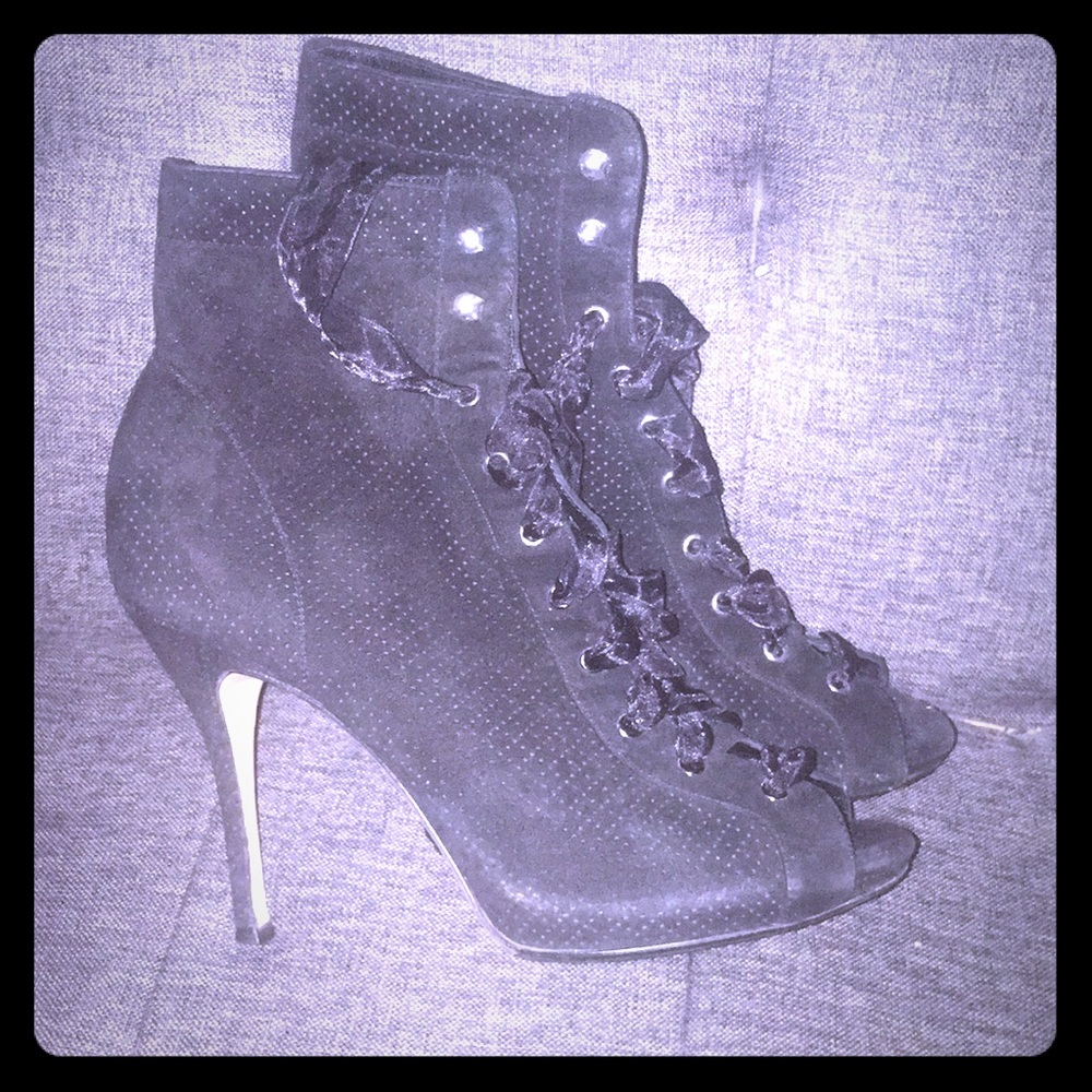 Gianvito Rossi Suede Lace Up Booties Size 38